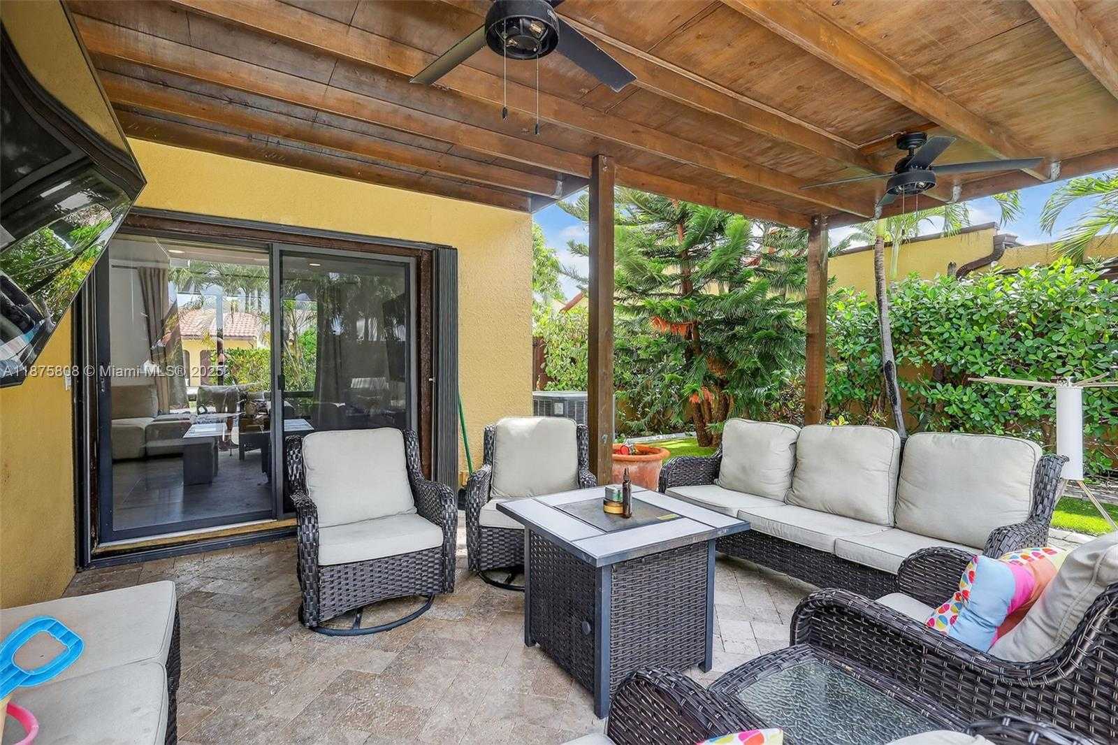 Small Image of 20424 NORTH EAST 10TH CT RD #20424, Miami Number 36