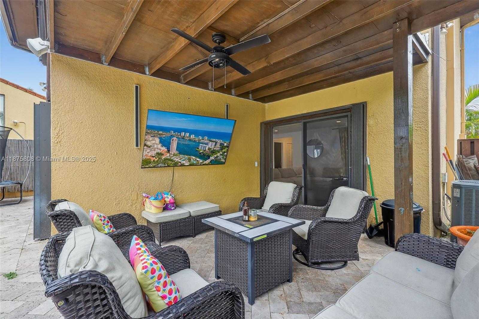 Small Image of 20424 NORTH EAST 10TH CT RD #20424, Miami Number 37