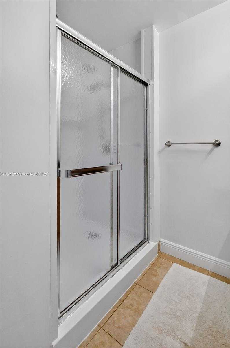 Small Image of 20424 NORTH EAST 10TH CT RD #20424, Miami Number 39