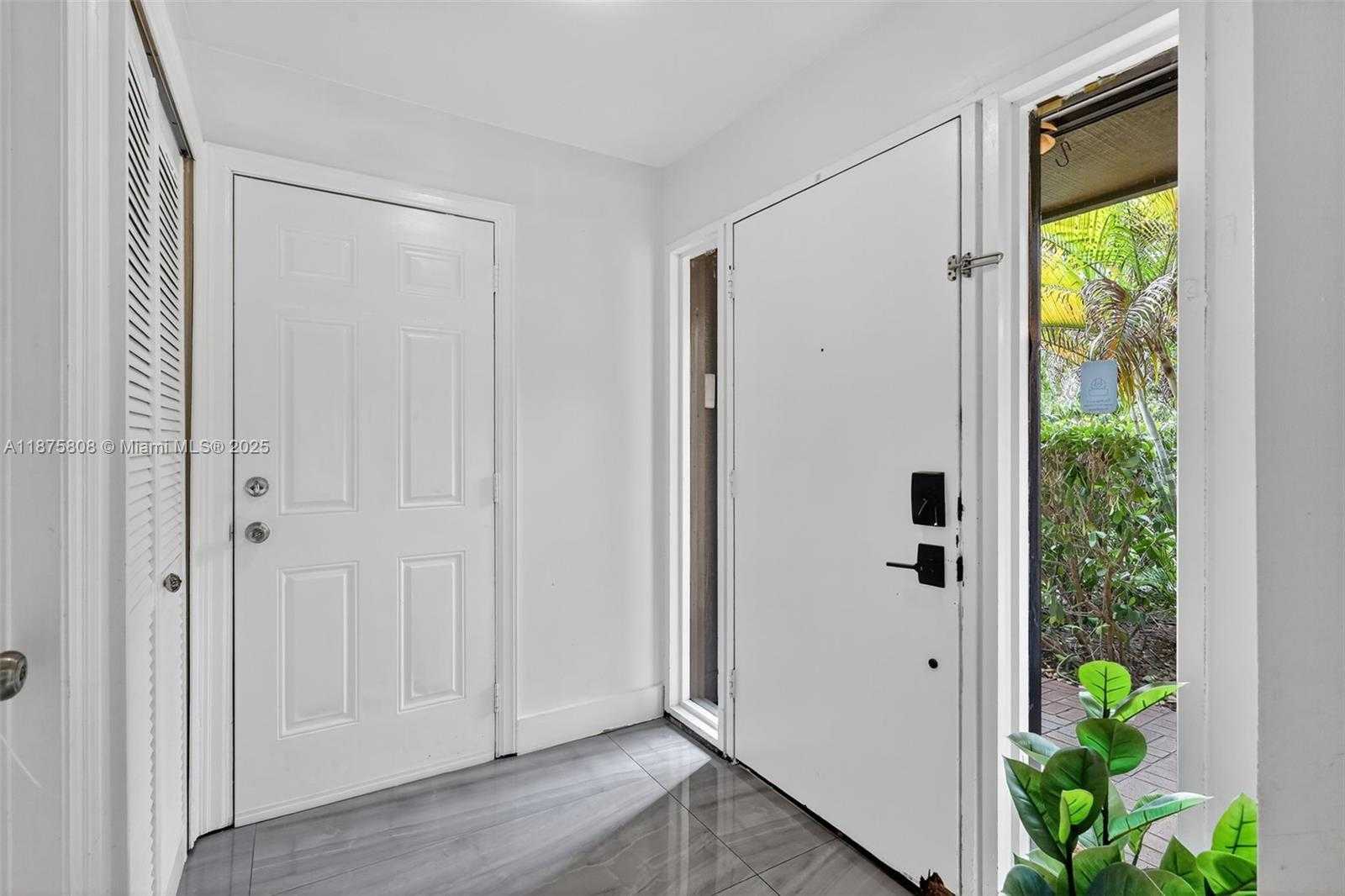 Small Image of 20424 NORTH EAST 10TH CT RD #20424, Miami Number 4