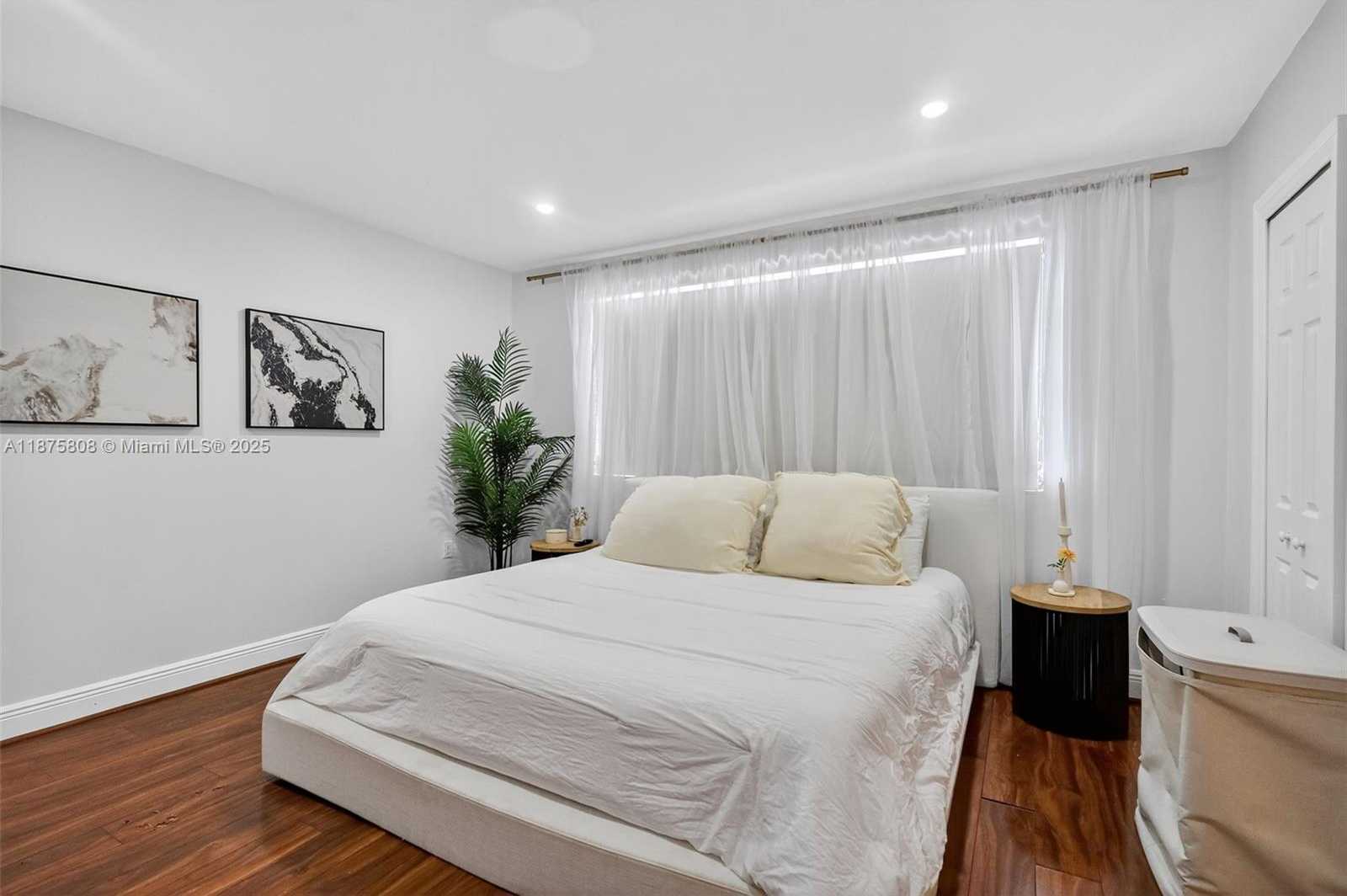 Small Image of 20424 NORTH EAST 10TH CT RD #20424, Miami Number 43