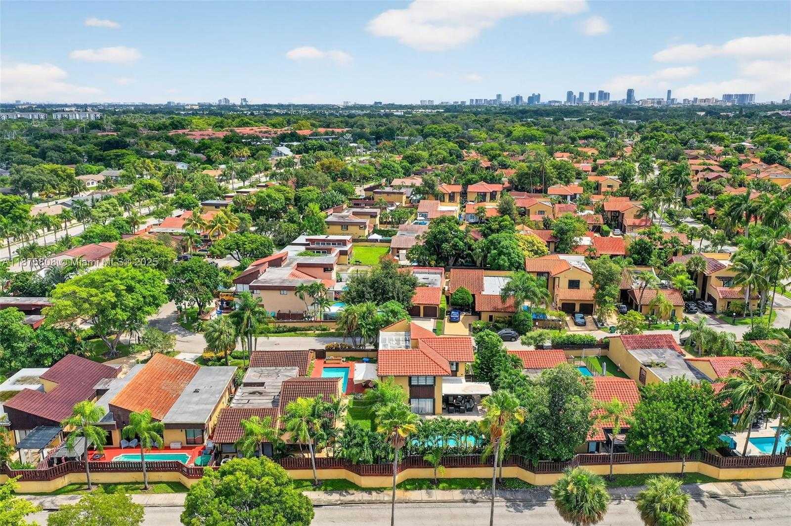 Small Image of 20424 NORTH EAST 10TH CT RD #20424, Miami Number 45