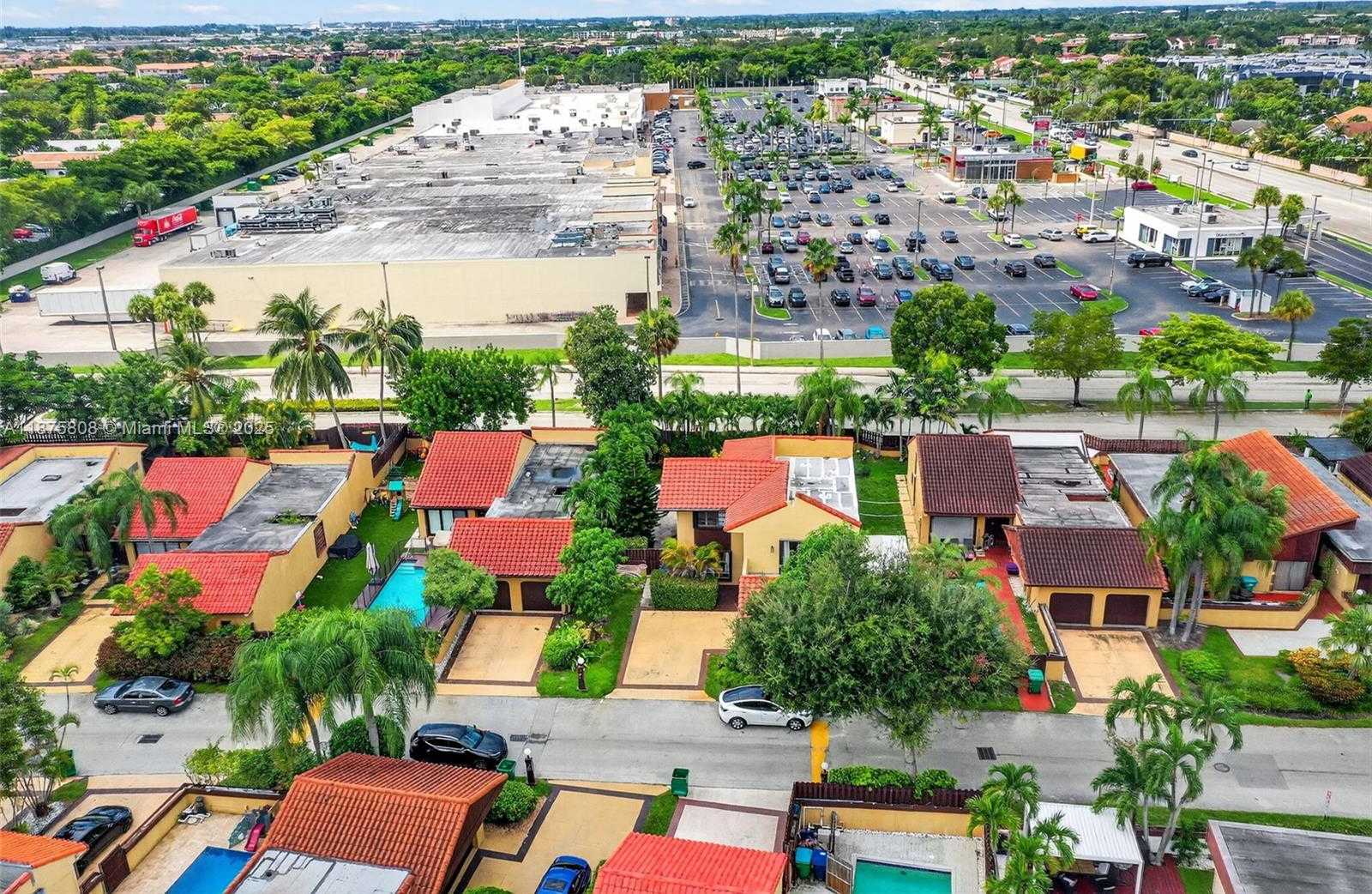 Small Image of 20424 NORTH EAST 10TH CT RD #20424, Miami Number 54