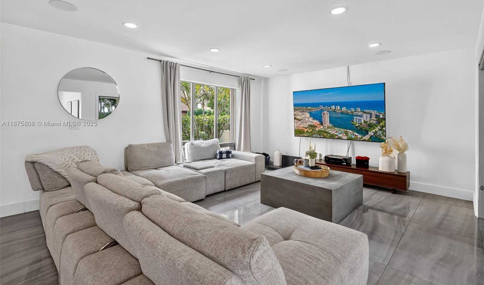 Small Image of 20424 NORTH EAST 10TH CT RD #20424, Miami Number 6
