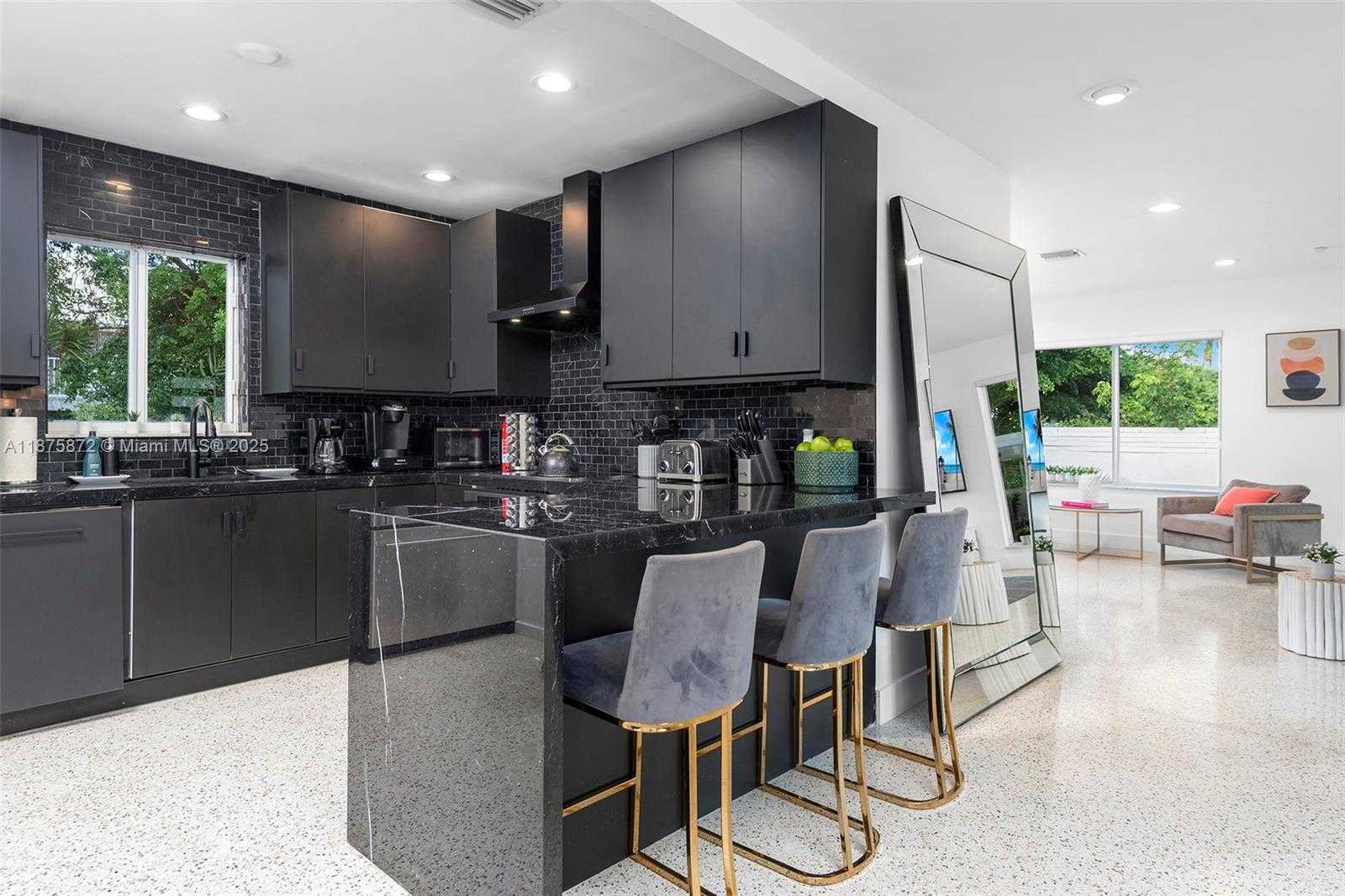 Small Image of 1019 NORTH EAST 87TH ST, Miami Number 15