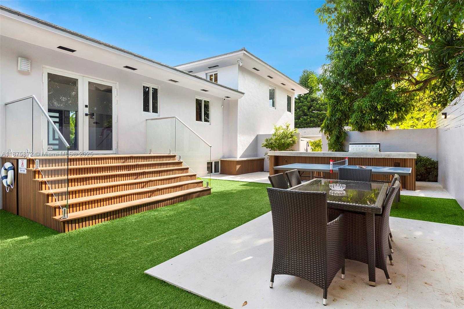 Small Image of 1019 NORTH EAST 87TH ST, Miami Number 27