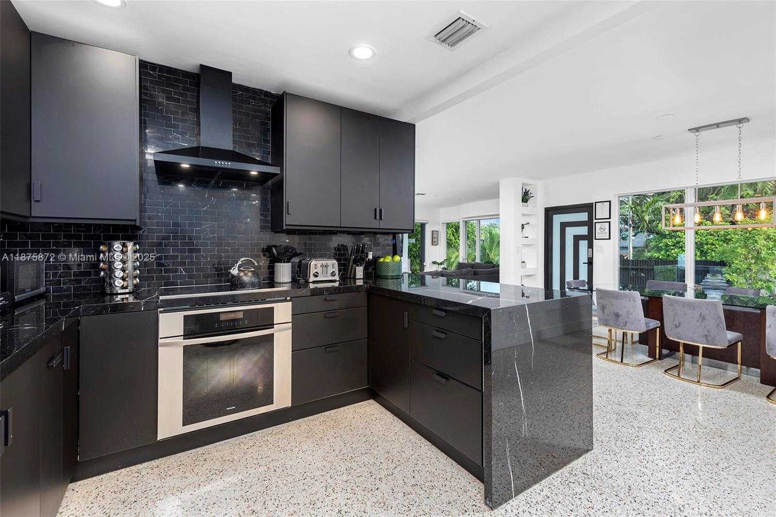 Small Image of 1019 NORTH EAST 87TH ST, Miami Number 6