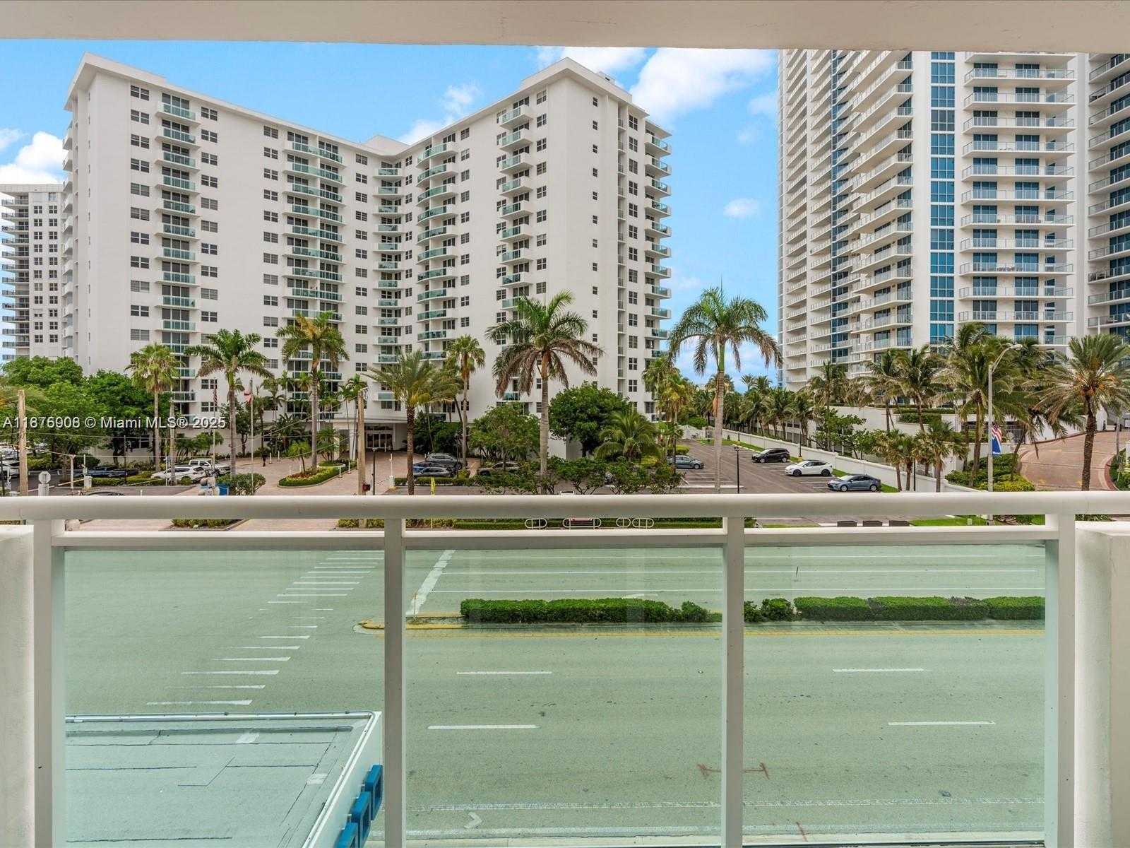 Small Image of 3000 SOUTH OCEAN DR #206, Hollywood Number 8