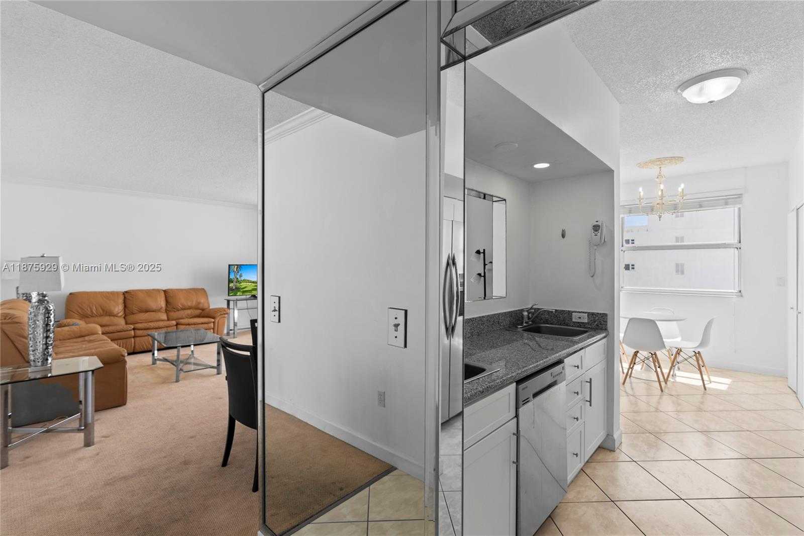 Small Image of 4201 COLLINS AVE #701, Miami Beach Number 16