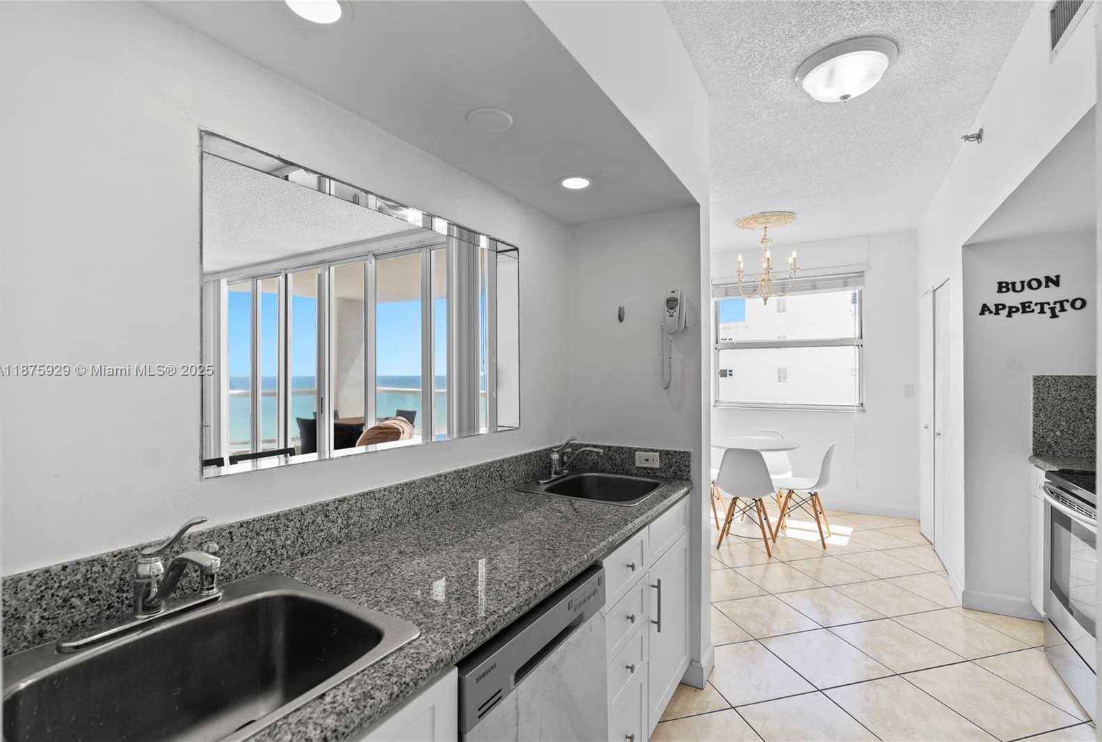 Small Image of 4201 COLLINS AVE #701, Miami Beach Number 17