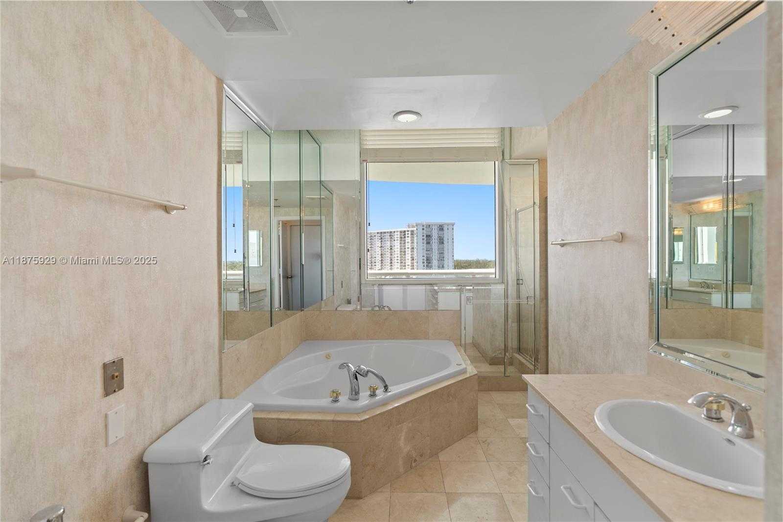 Small Image of 4201 COLLINS AVE #701, Miami Beach Number 25