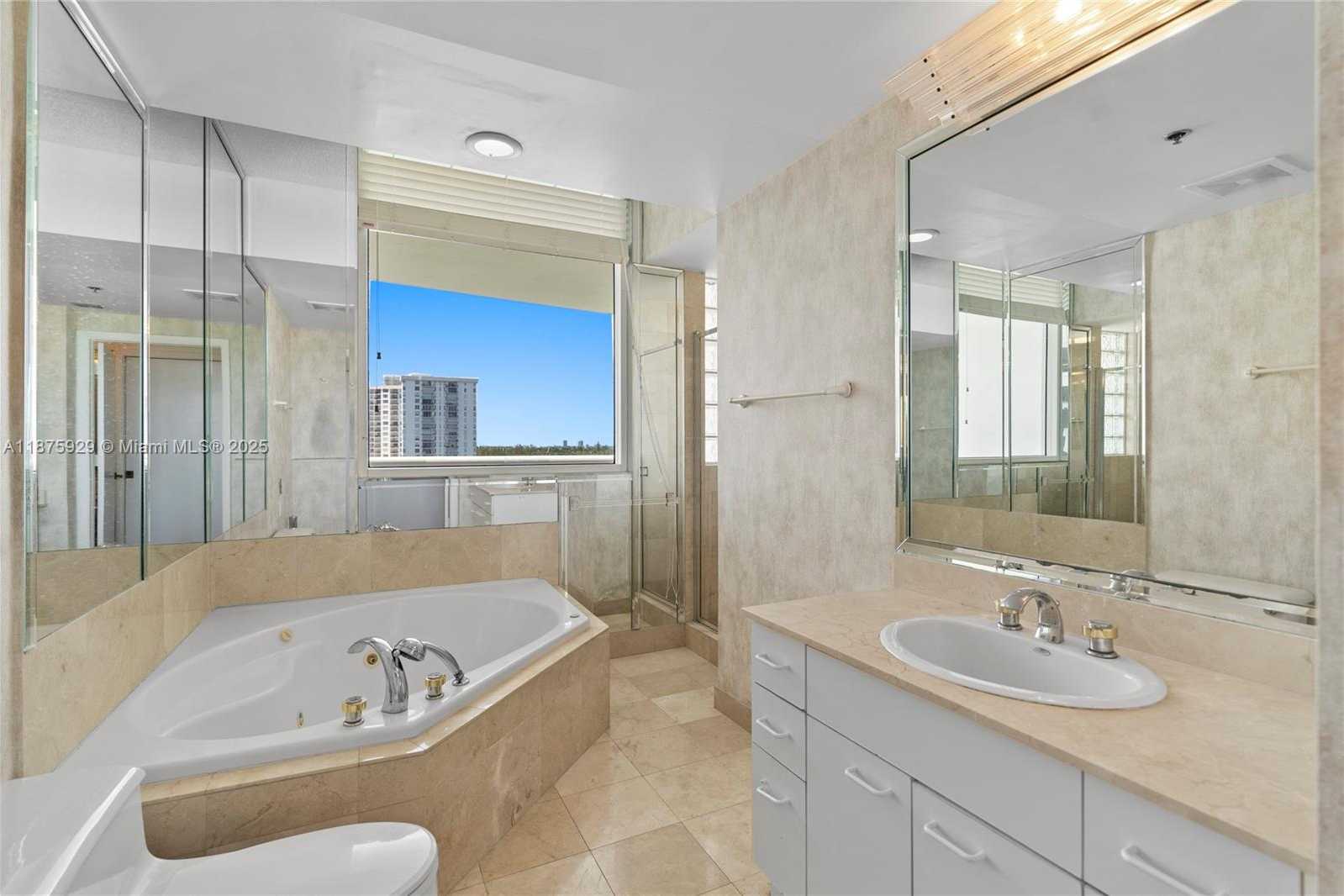 Small Image of 4201 COLLINS AVE #701, Miami Beach Number 27
