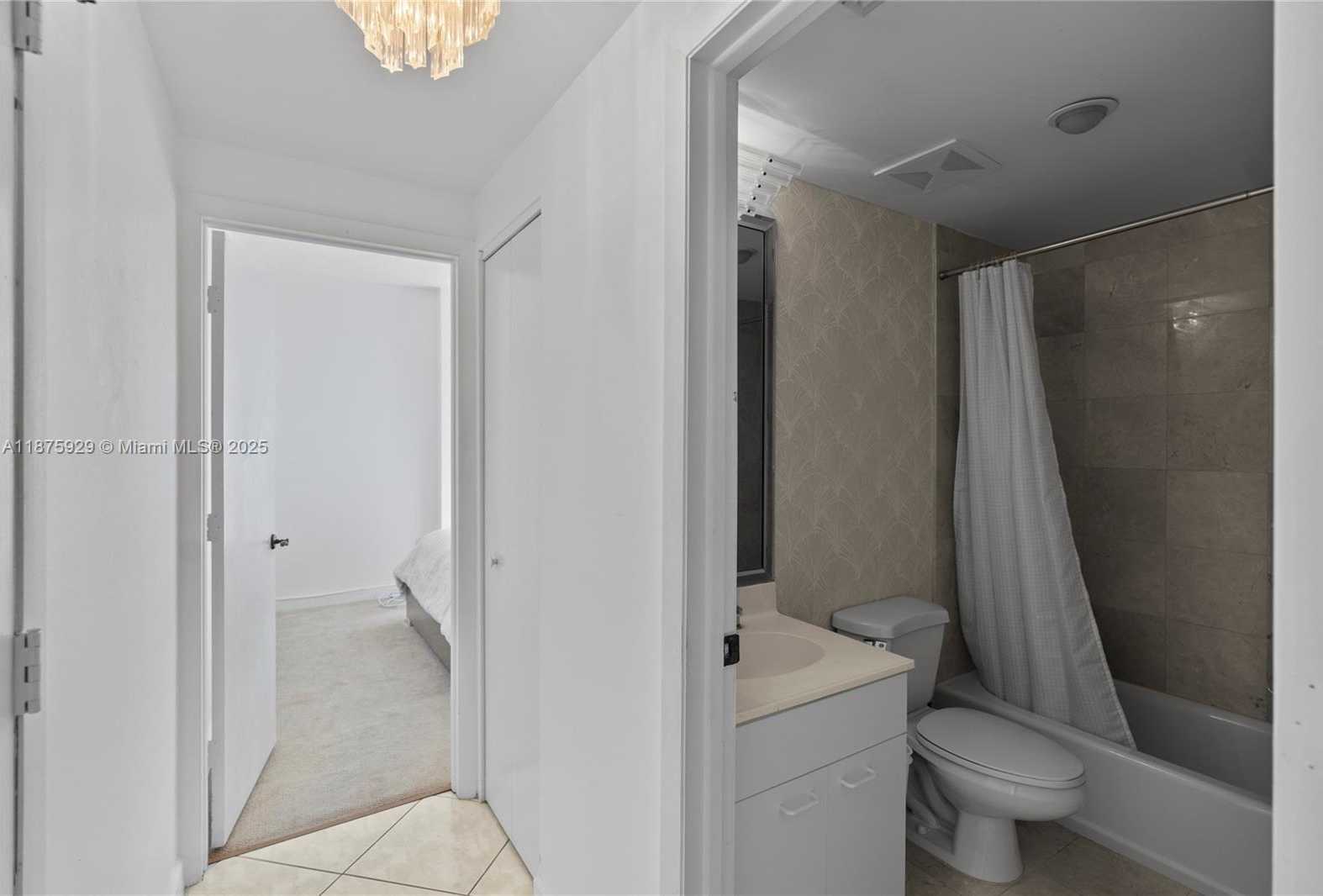 Small Image of 4201 COLLINS AVE #701, Miami Beach Number 30
