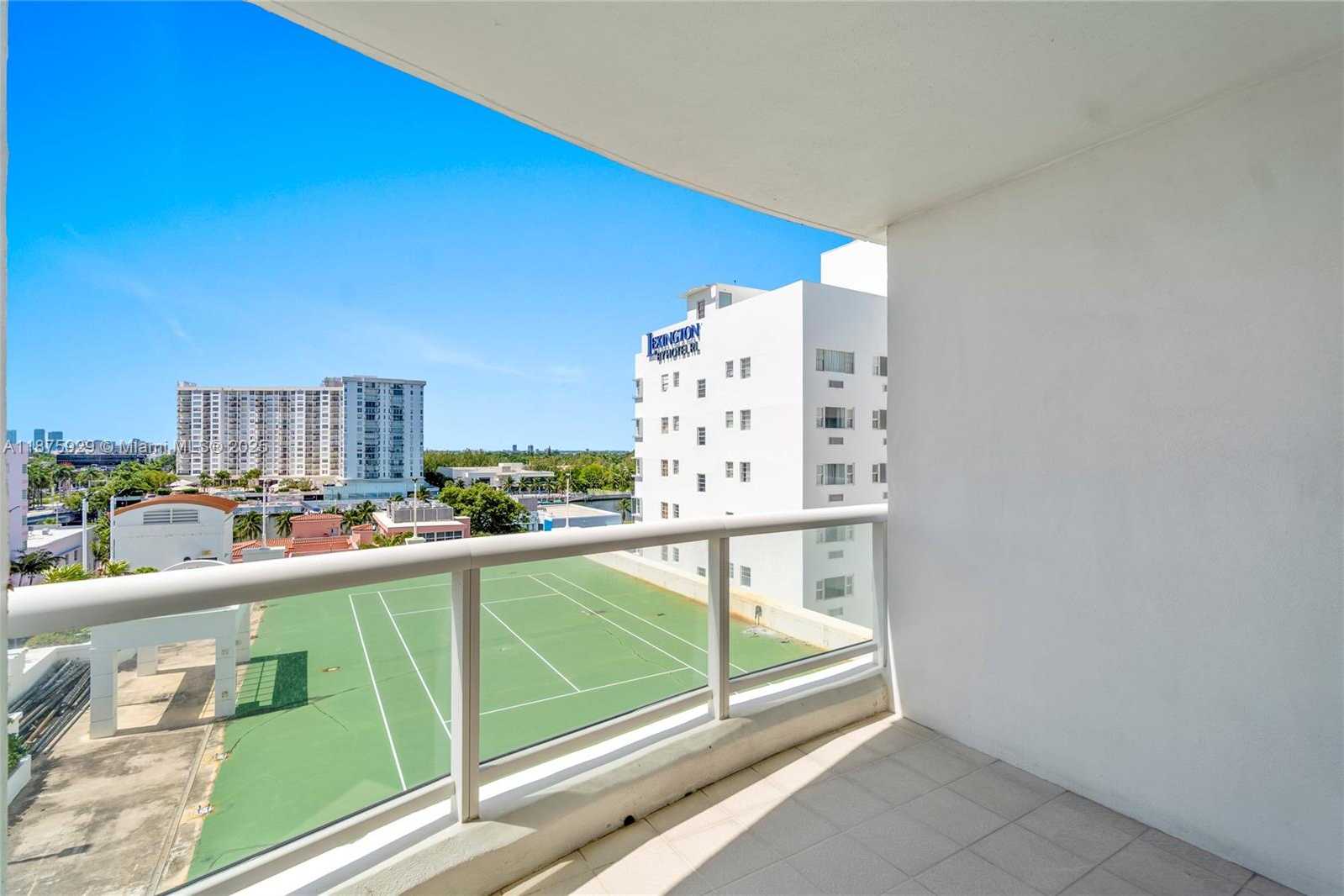 Small Image of 4201 COLLINS AVE #701, Miami Beach Number 6
