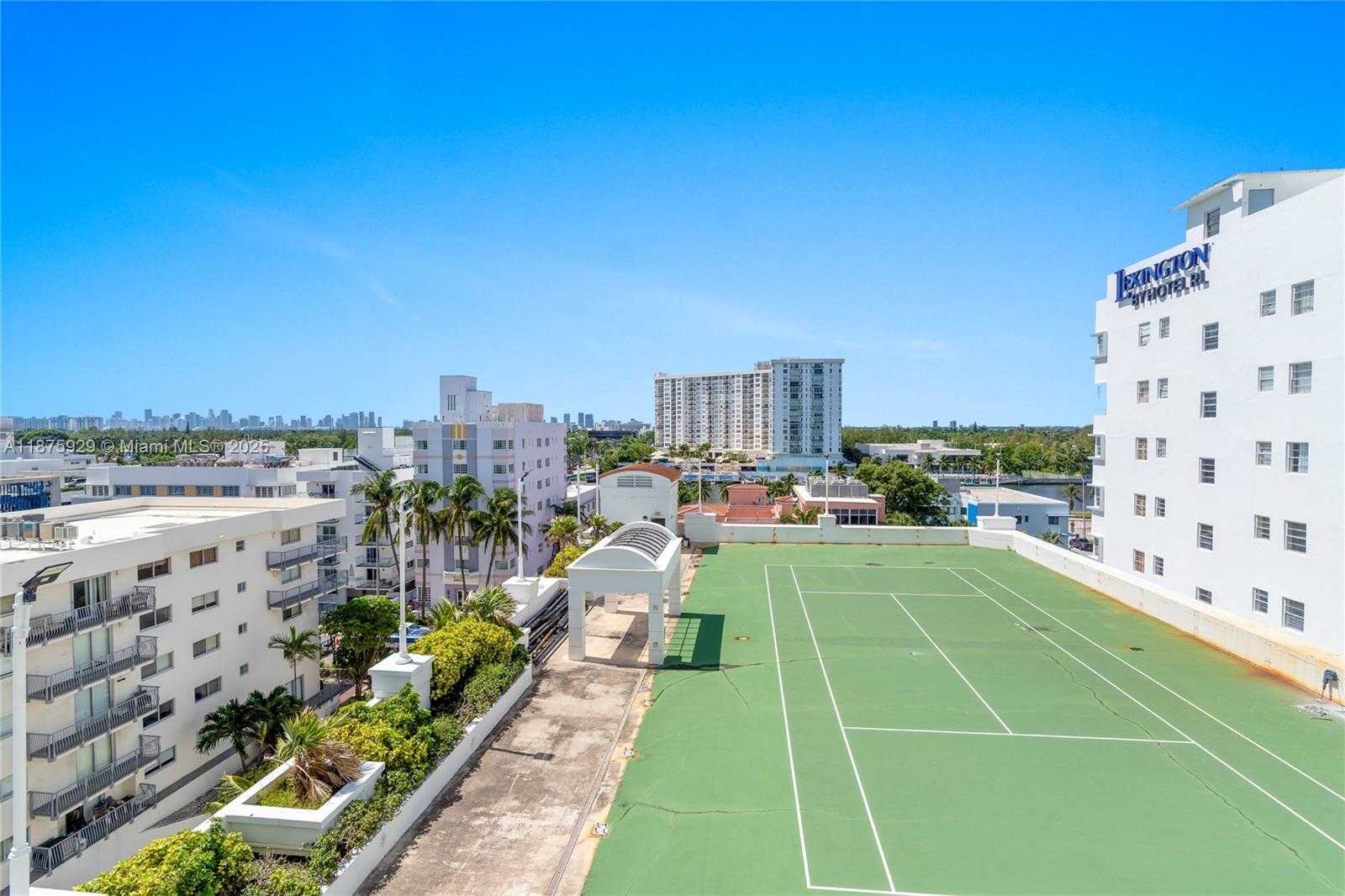 Small Image of 4201 COLLINS AVE #701, Miami Beach Number 8
