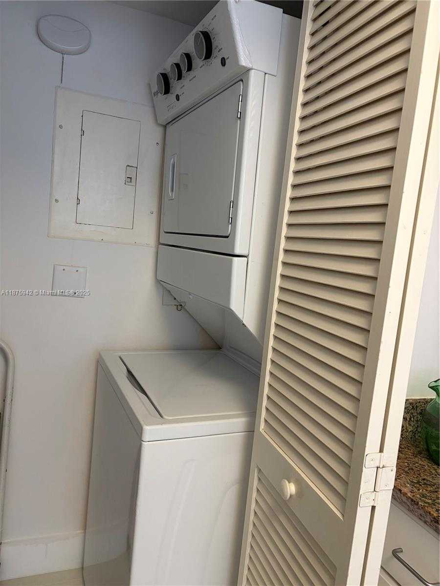 Small Image of 90 ALTON RD #1007, Miami Beach Number 15