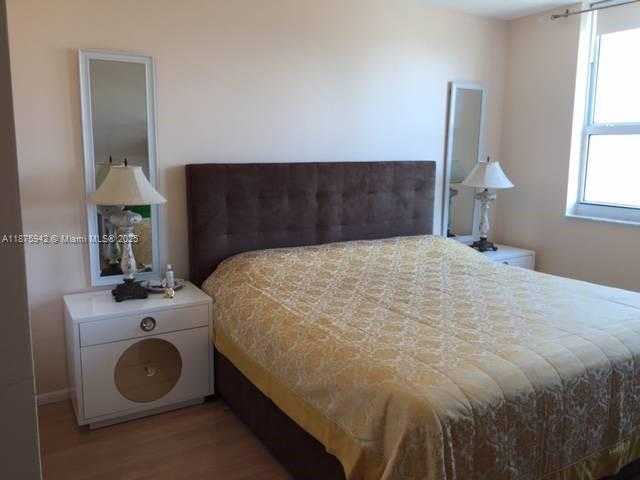 Small Image of 90 ALTON RD #1007, Miami Beach Number 2