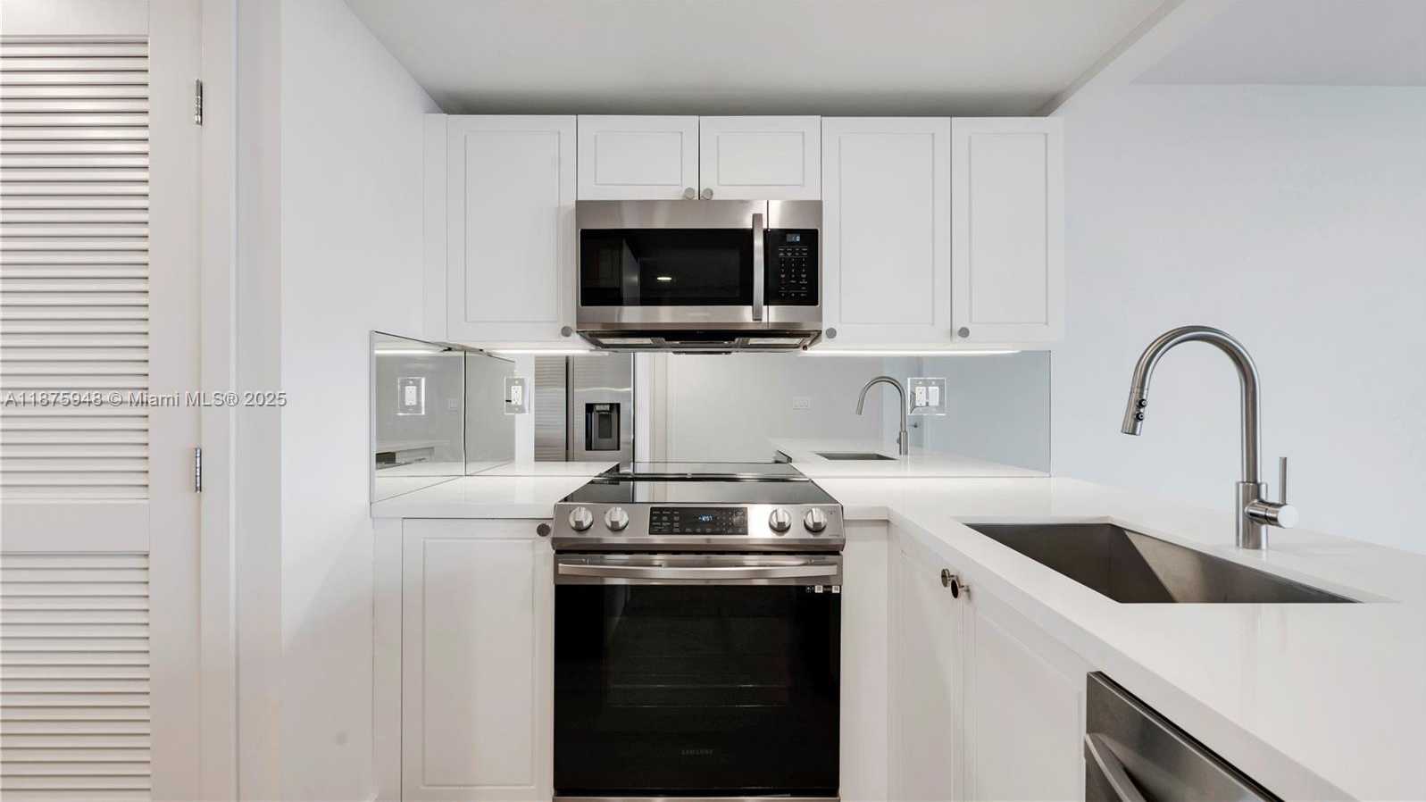 Small Image of 555 NORTH EAST 34TH ST #2108, Miami Number 3