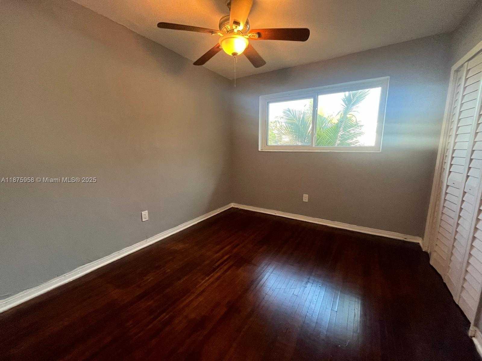 Small Image of 1330 NORTH EAST 203RD ST, Miami Number 11