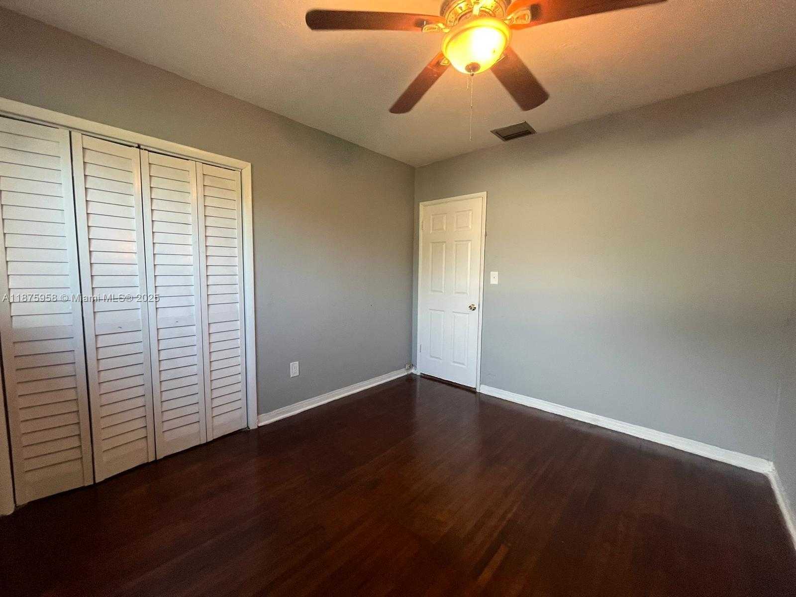 Small Image of 1330 NORTH EAST 203RD ST, Miami Number 12