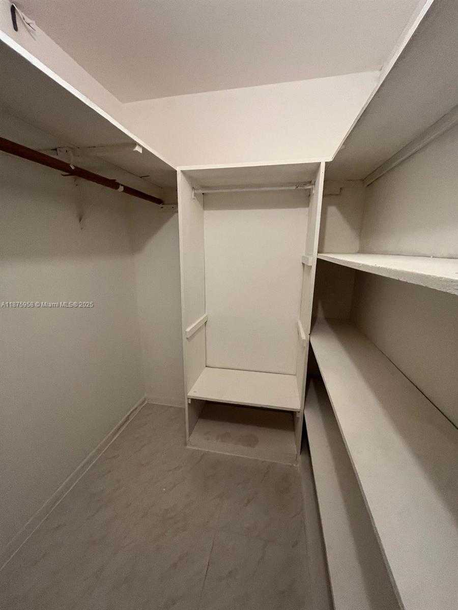 Small Image of 1330 NORTH EAST 203RD ST, Miami Number 17