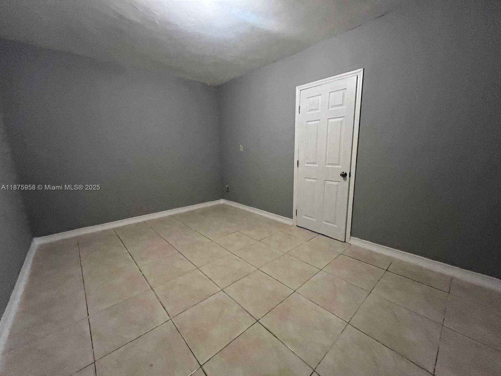 Small Image of 1330 NORTH EAST 203RD ST, Miami Number 18