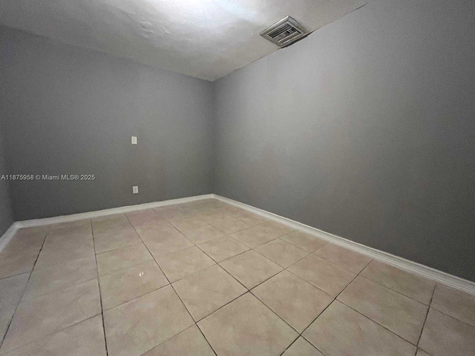 Small Image of 1330 NORTH EAST 203RD ST, Miami Number 19