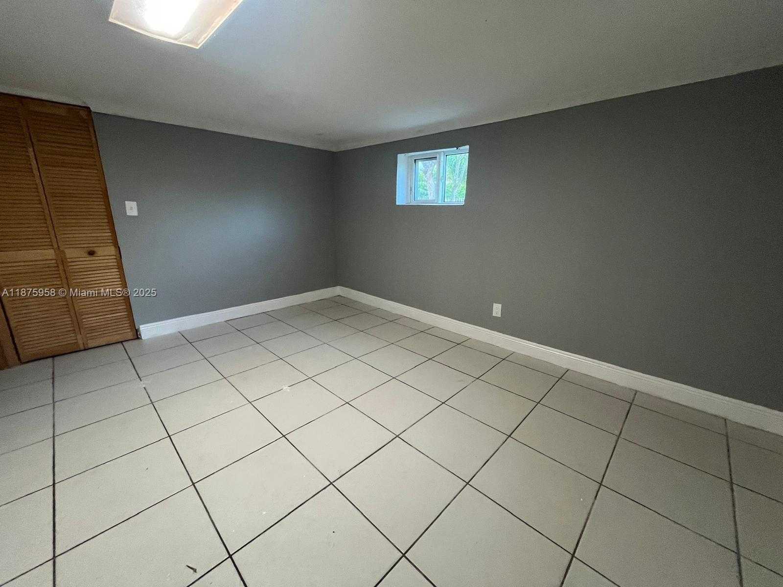 Small Image of 1330 NORTH EAST 203RD ST, Miami Number 21