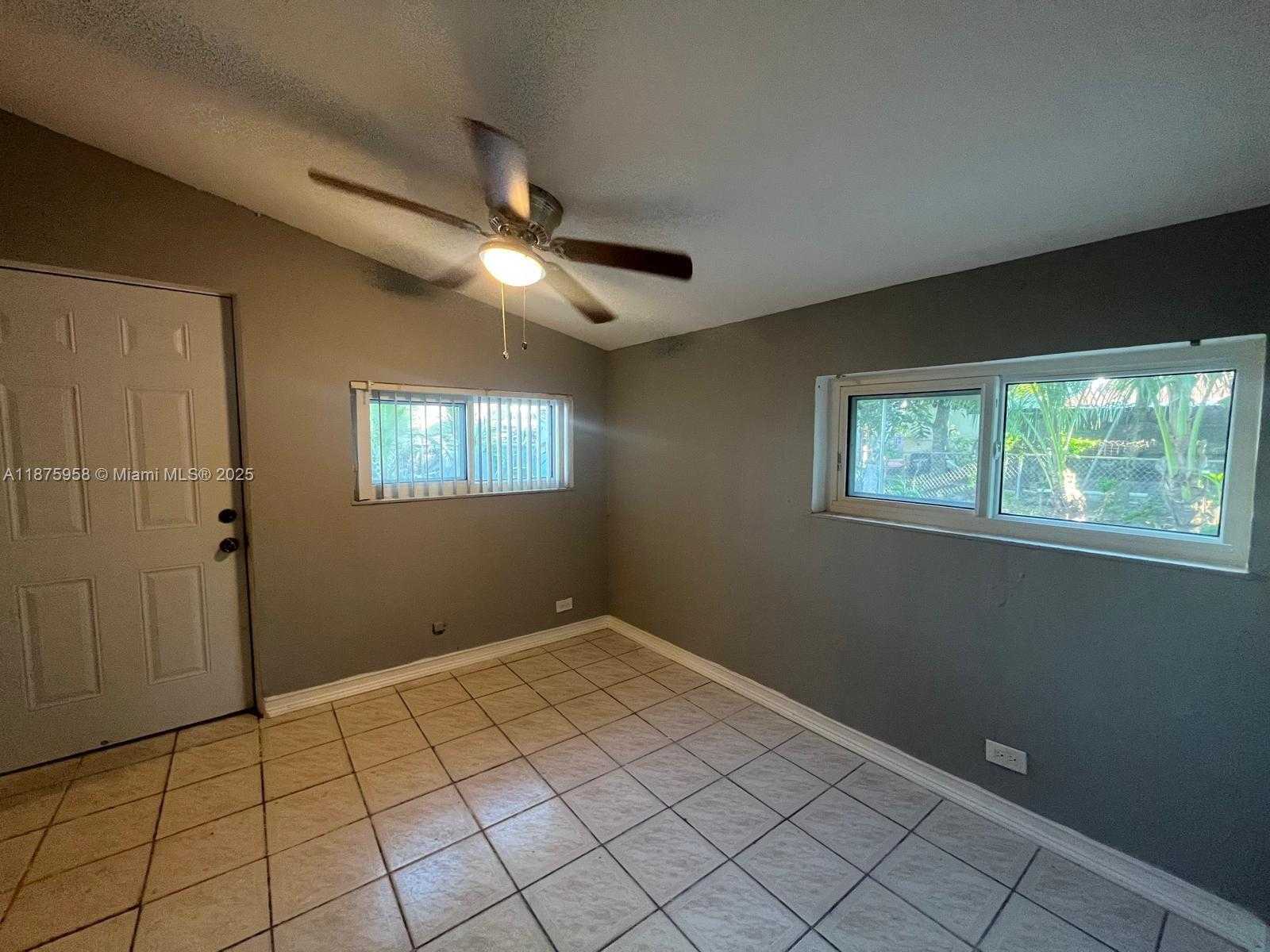 Small Image of 1330 NORTH EAST 203RD ST, Miami Number 22