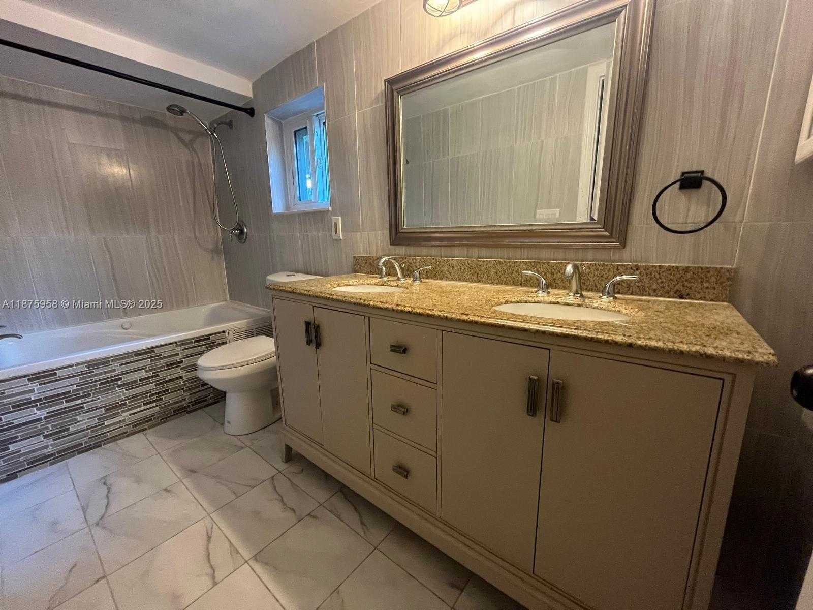 Small Image of 1330 NORTH EAST 203RD ST, Miami Number 31