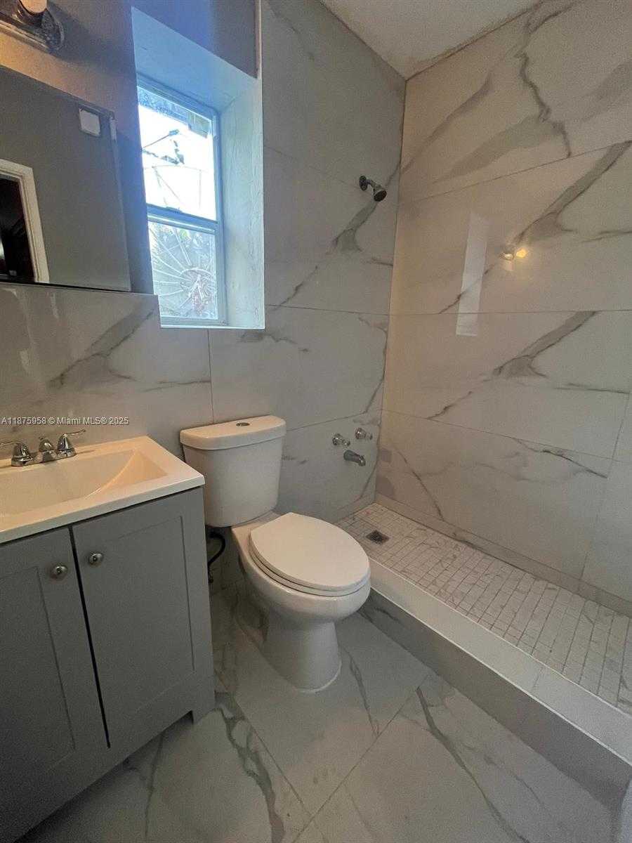 Small Image of 1330 NORTH EAST 203RD ST, Miami Number 34