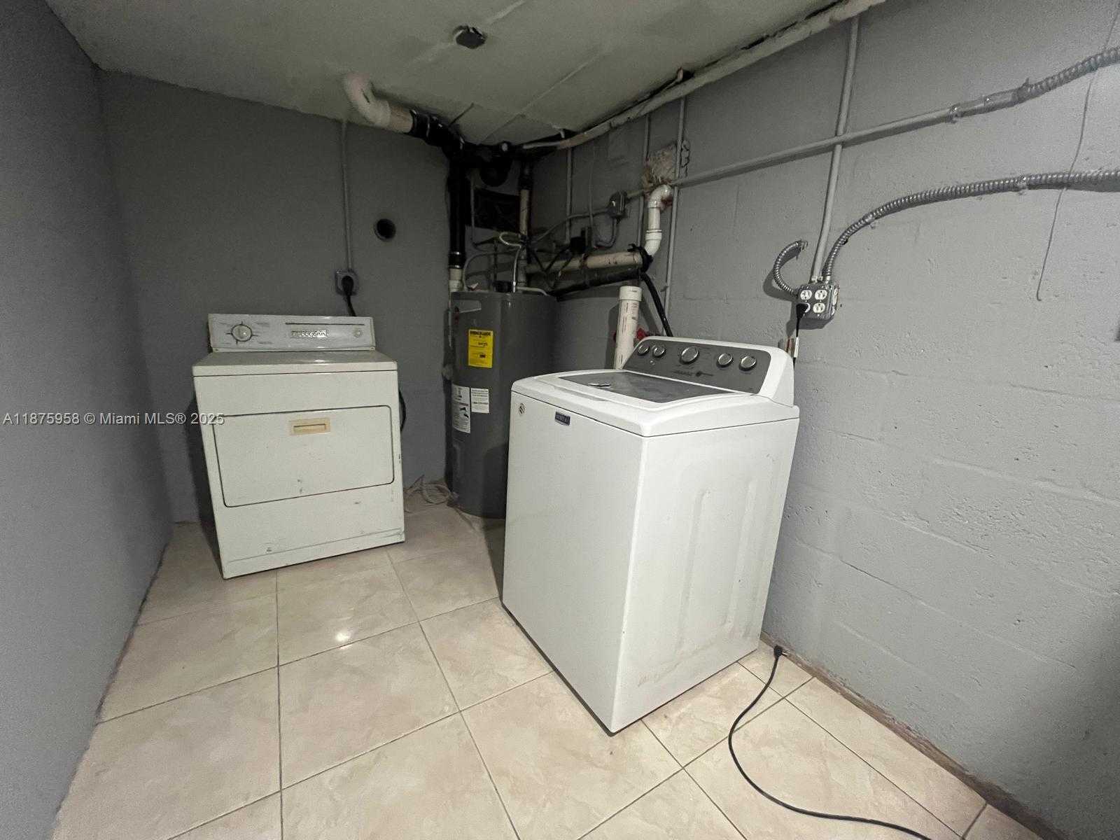 Small Image of 1330 NORTH EAST 203RD ST, Miami Number 35