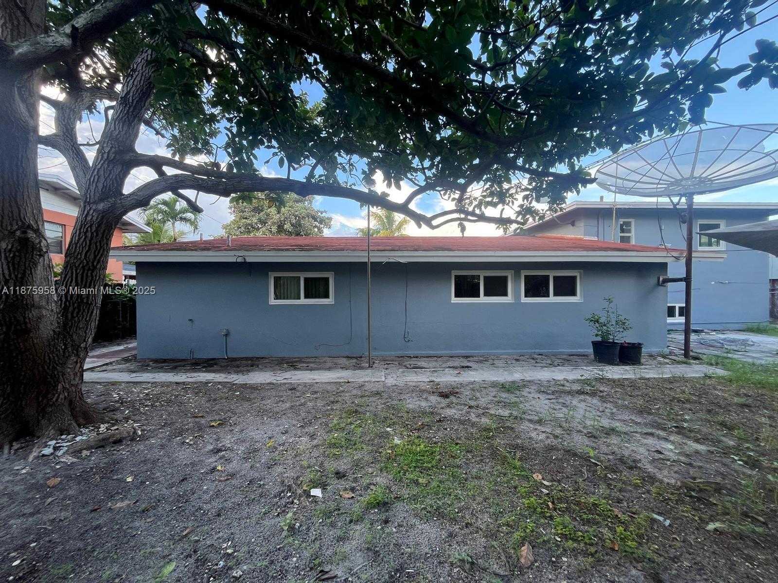 Small Image of 1330 NORTH EAST 203RD ST, Miami Number 37