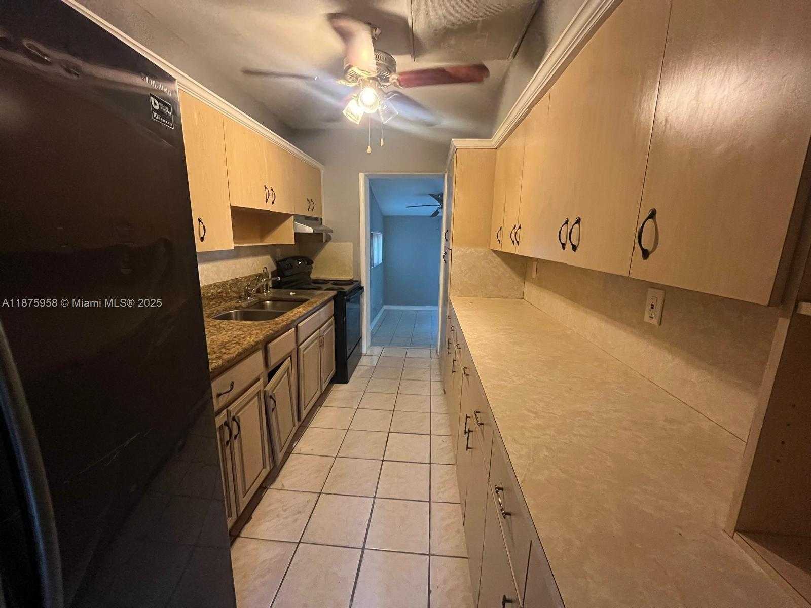 Small Image of 1330 NORTH EAST 203RD ST, Miami Number 7