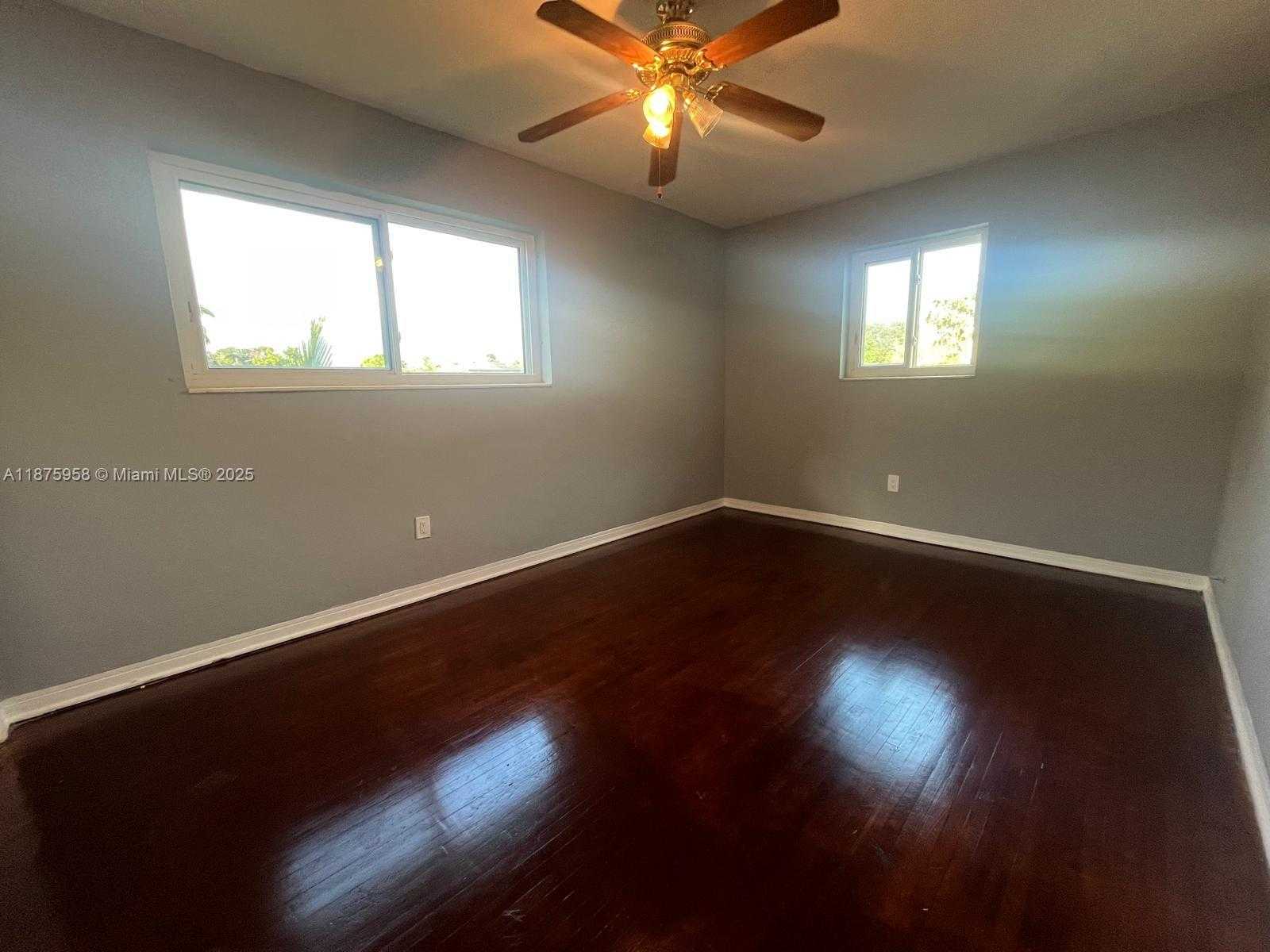 Small Image of 1330 NORTH EAST 203RD ST, Miami Number 9