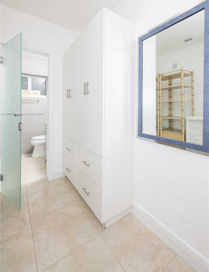 Small Image of 3220 NORTH SURF RD #1, Hollywood Number 13