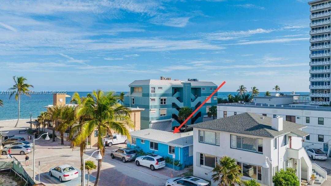 Small Image of 3220 NORTH SURF RD #1, Hollywood Number 2