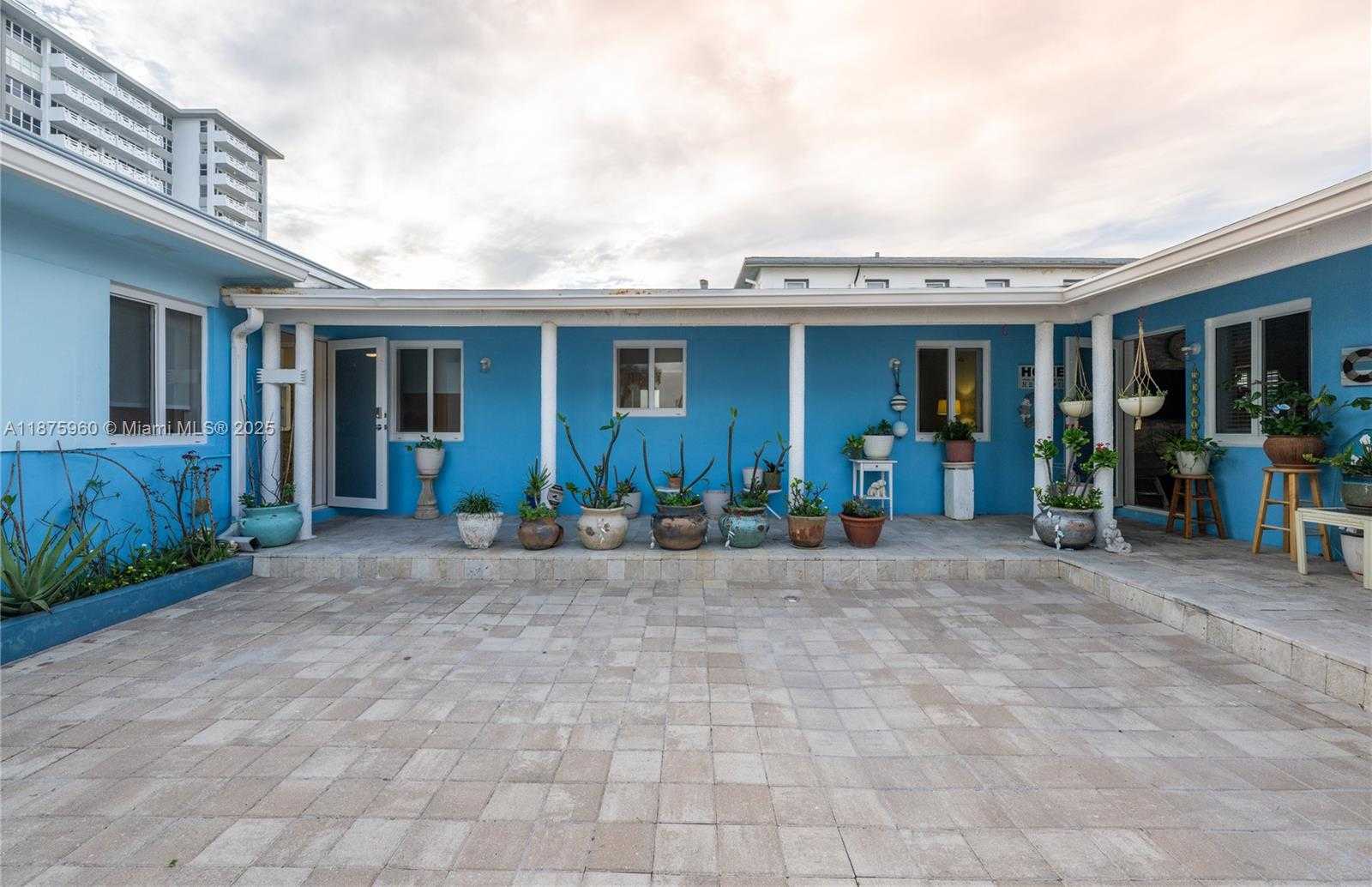 Small Image of 3220 NORTH SURF RD #1, Hollywood Number 4
