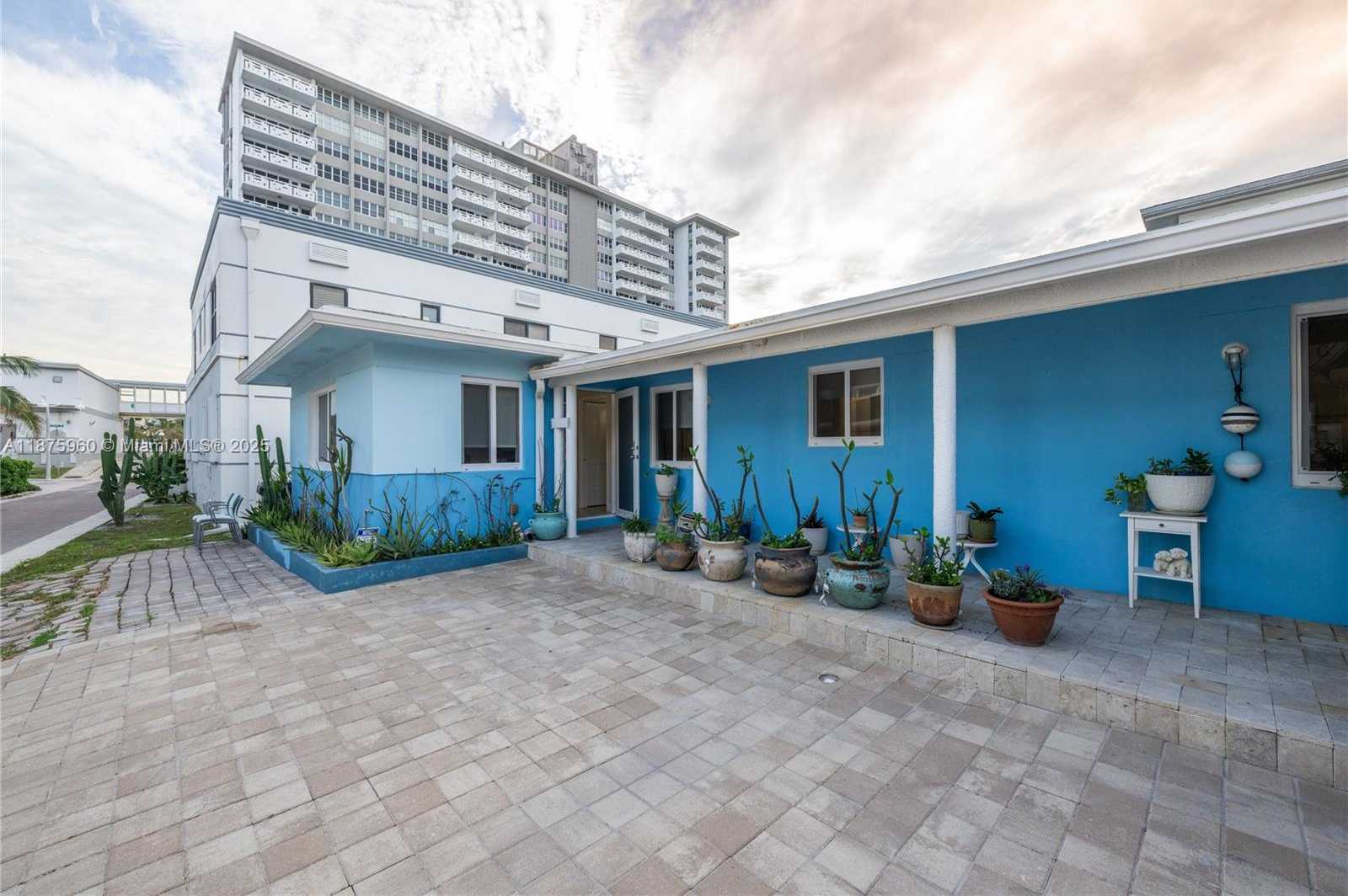 Small Image of 3220 NORTH SURF RD #1, Hollywood Number 5