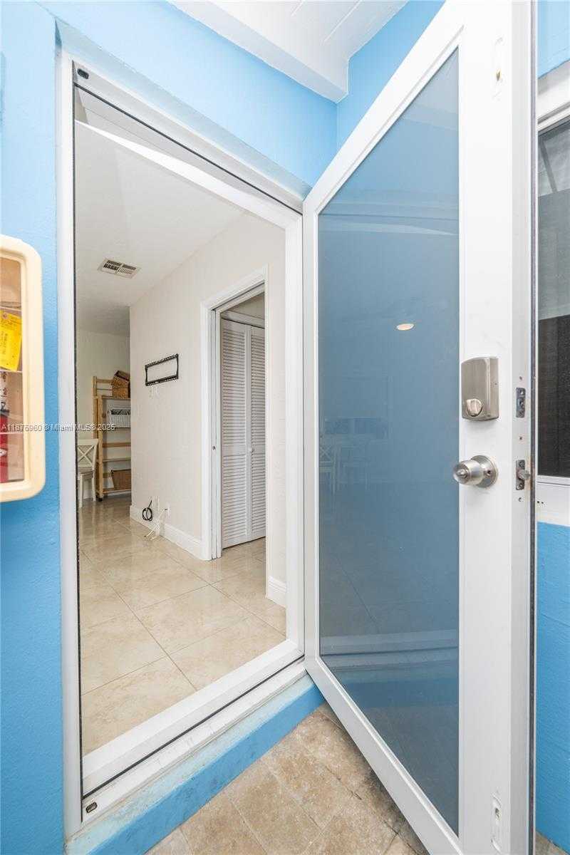Small Image of 3220 NORTH SURF RD #1, Hollywood Number 6