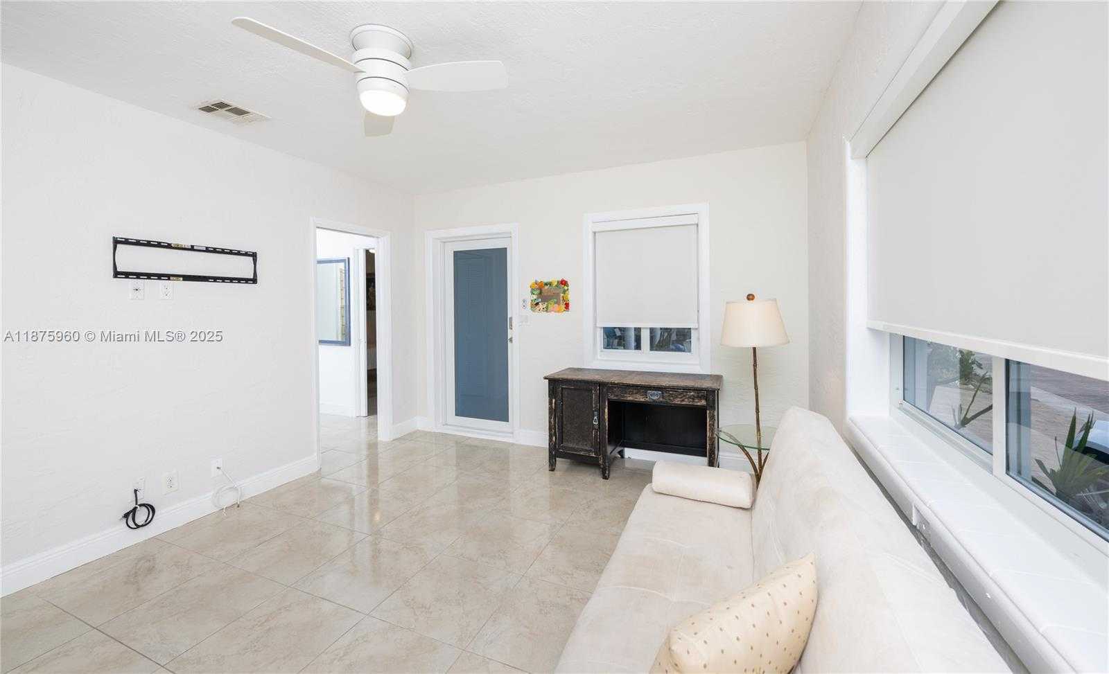 Small Image of 3220 NORTH SURF RD #1, Hollywood Number 8