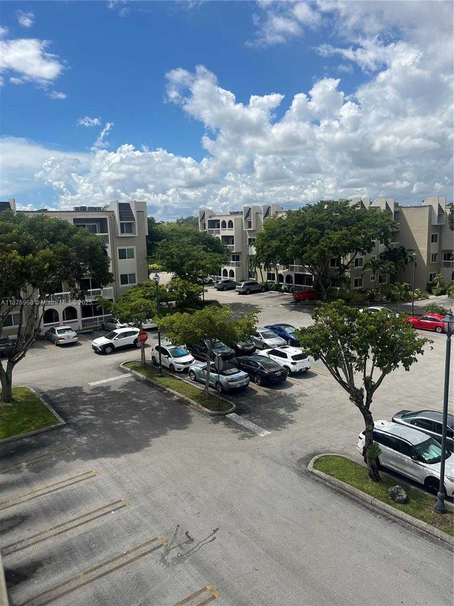 Small Image of 7810 CAMINO REAL #I 412, Miami Number 3