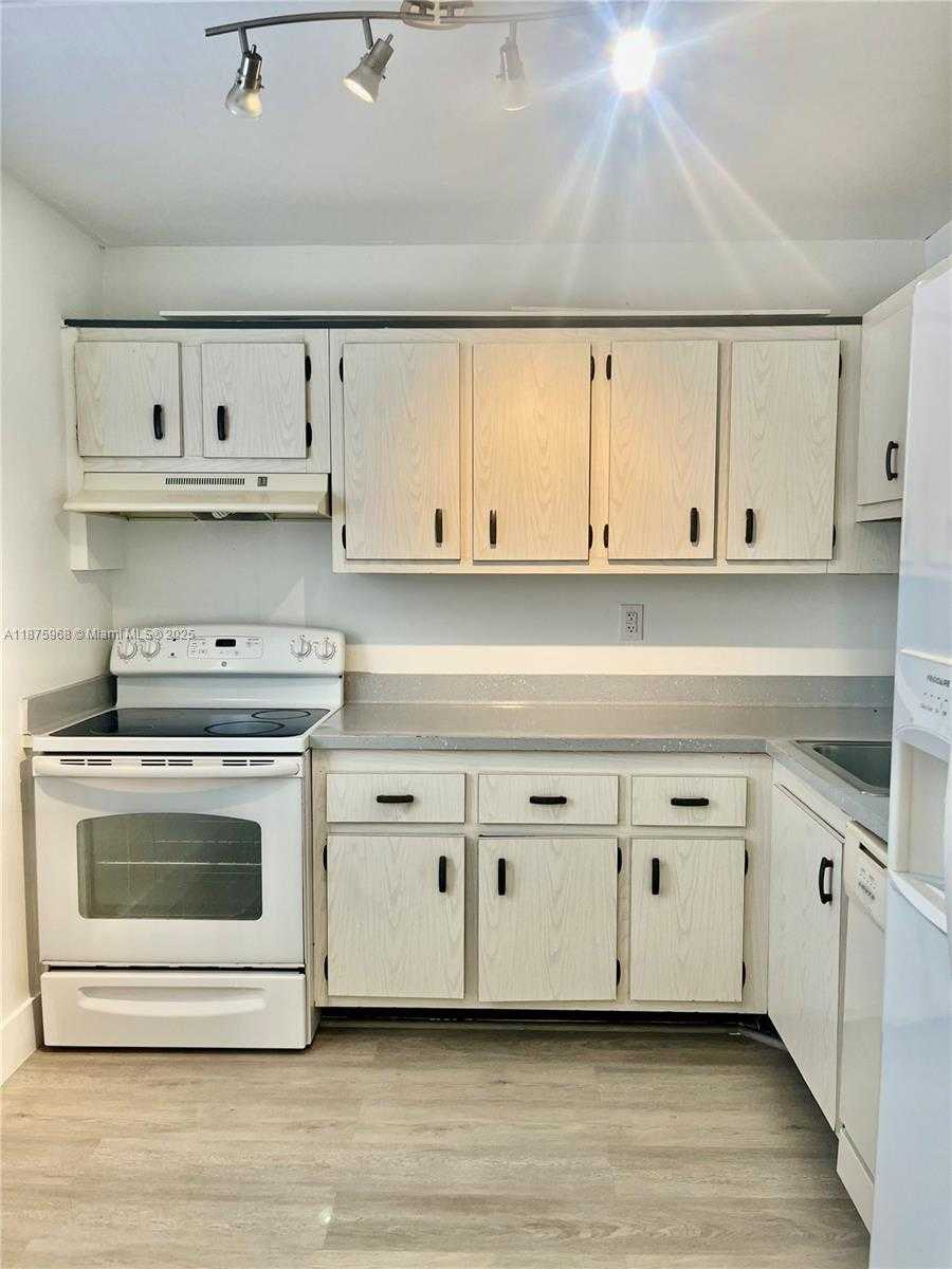 Small Image of 7810 CAMINO REAL #I 412, Miami Number 7