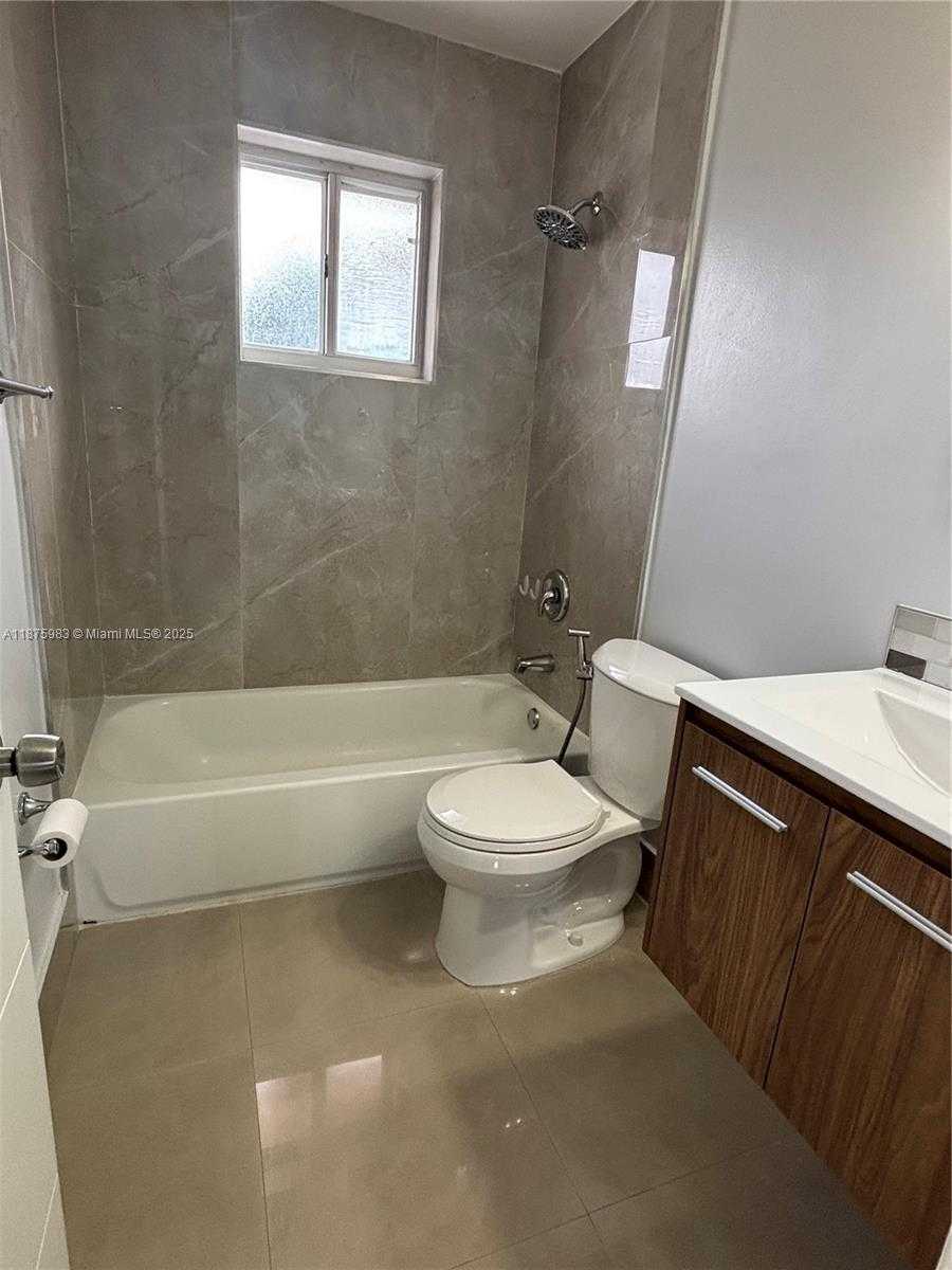 Small Image of 2238 WEST 74TH ST #201-26, Hialeah Number 11