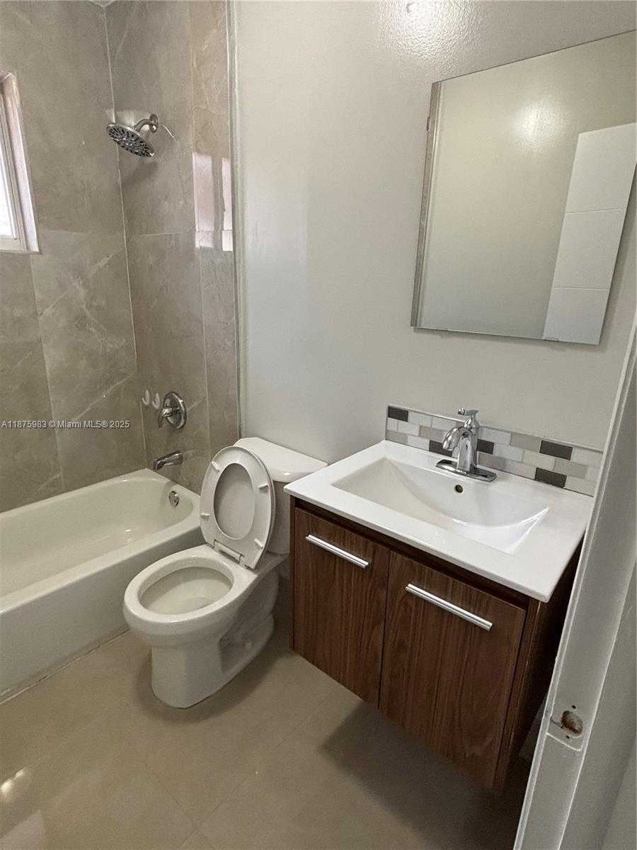 Small Image of 2238 WEST 74TH ST #201-26, Hialeah Number 17