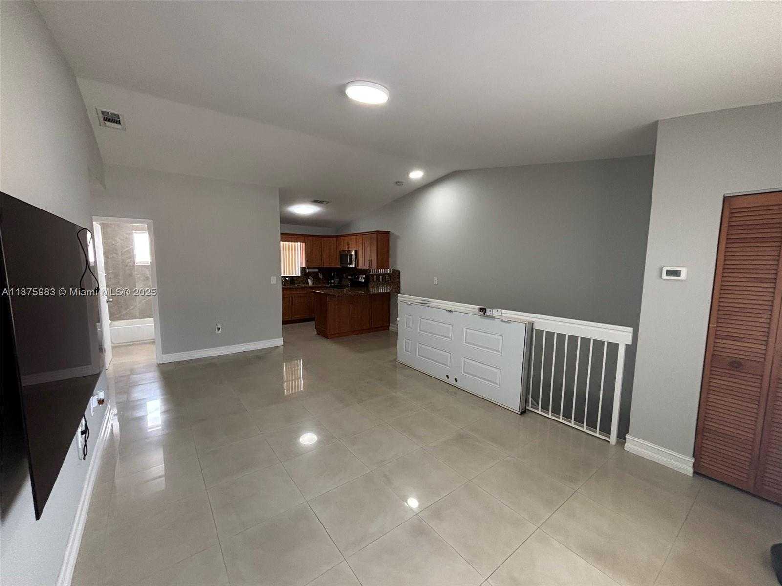 Small Image of 2238 WEST 74TH ST #201-26, Hialeah Number 7