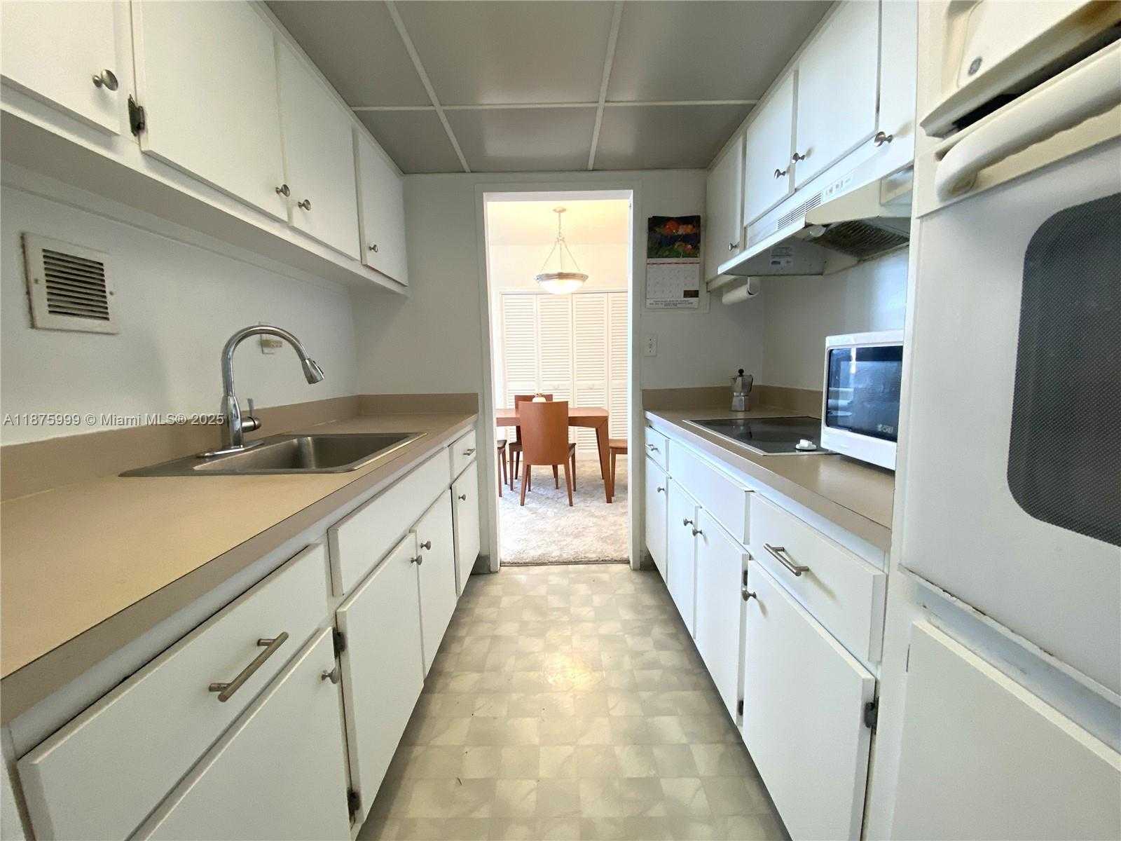 Small Image of 1200 WEST AVE #614, Miami Beach Number 10