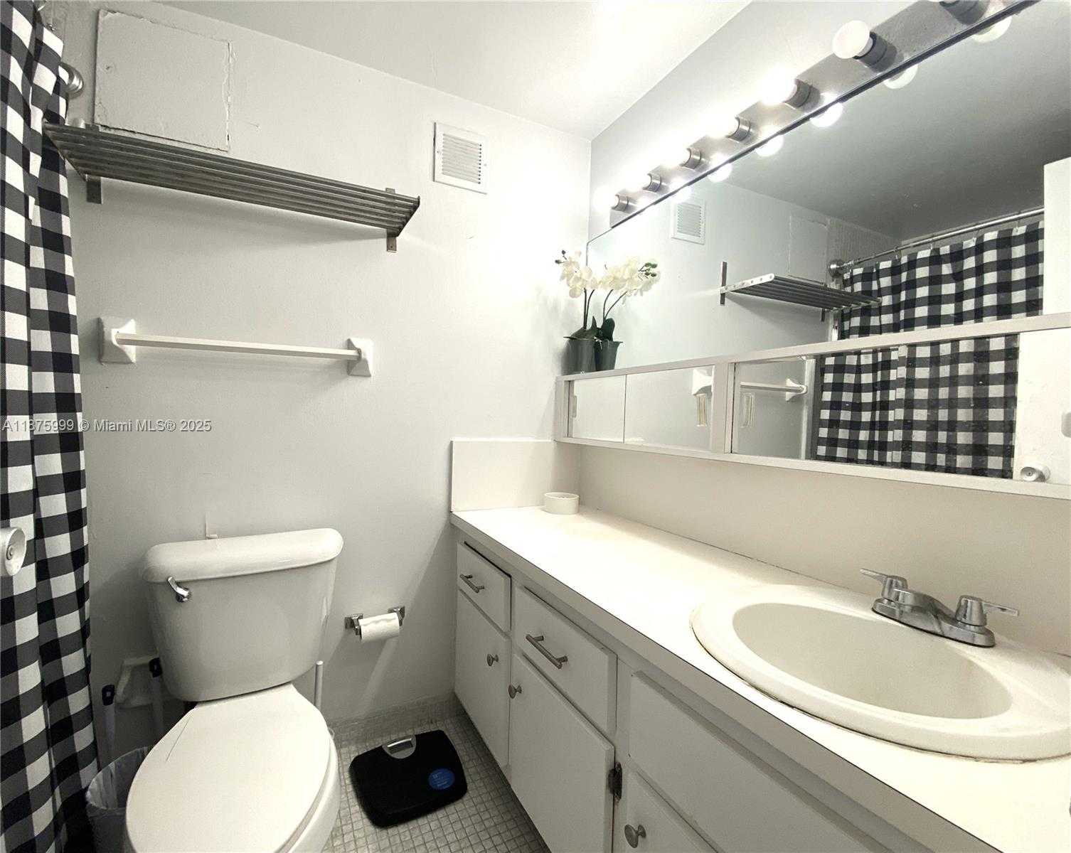 Small Image of 1200 WEST AVE #614, Miami Beach Number 11
