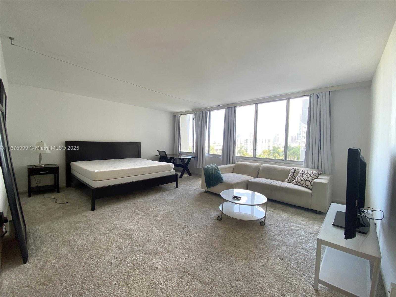 Small Image of 1200 WEST AVE #614, Miami Beach Number 2