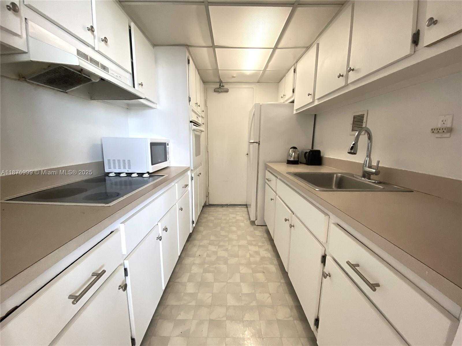 Small Image of 1200 WEST AVE #614, Miami Beach Number 9